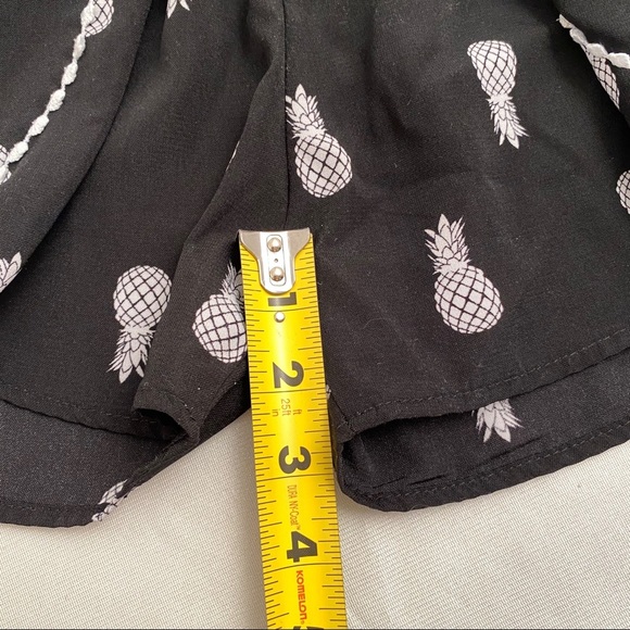 RMLA black and white pineapple shorts 12 - Picture 6 of 6